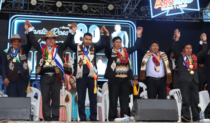 Municipalidad De Puno Saluda Por Su LXXX Aniversario Al Distrito De ...